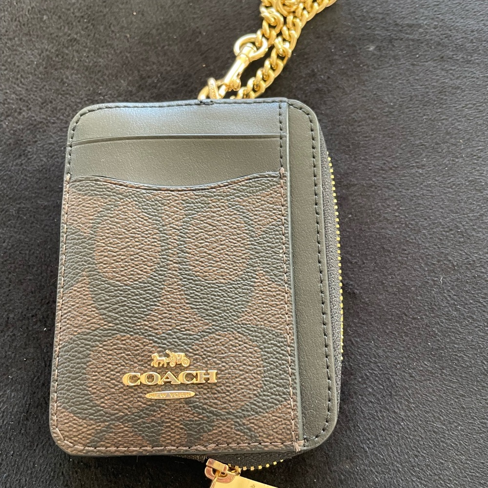 Coach wallet w gold clip and chain